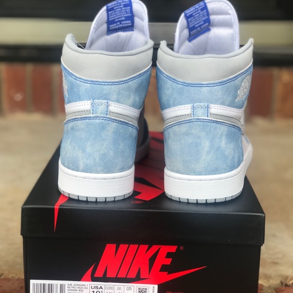 Air Jordan Retro 1 High OG Hyper Royal sz 10.5& 11 - Picture 8 of 15